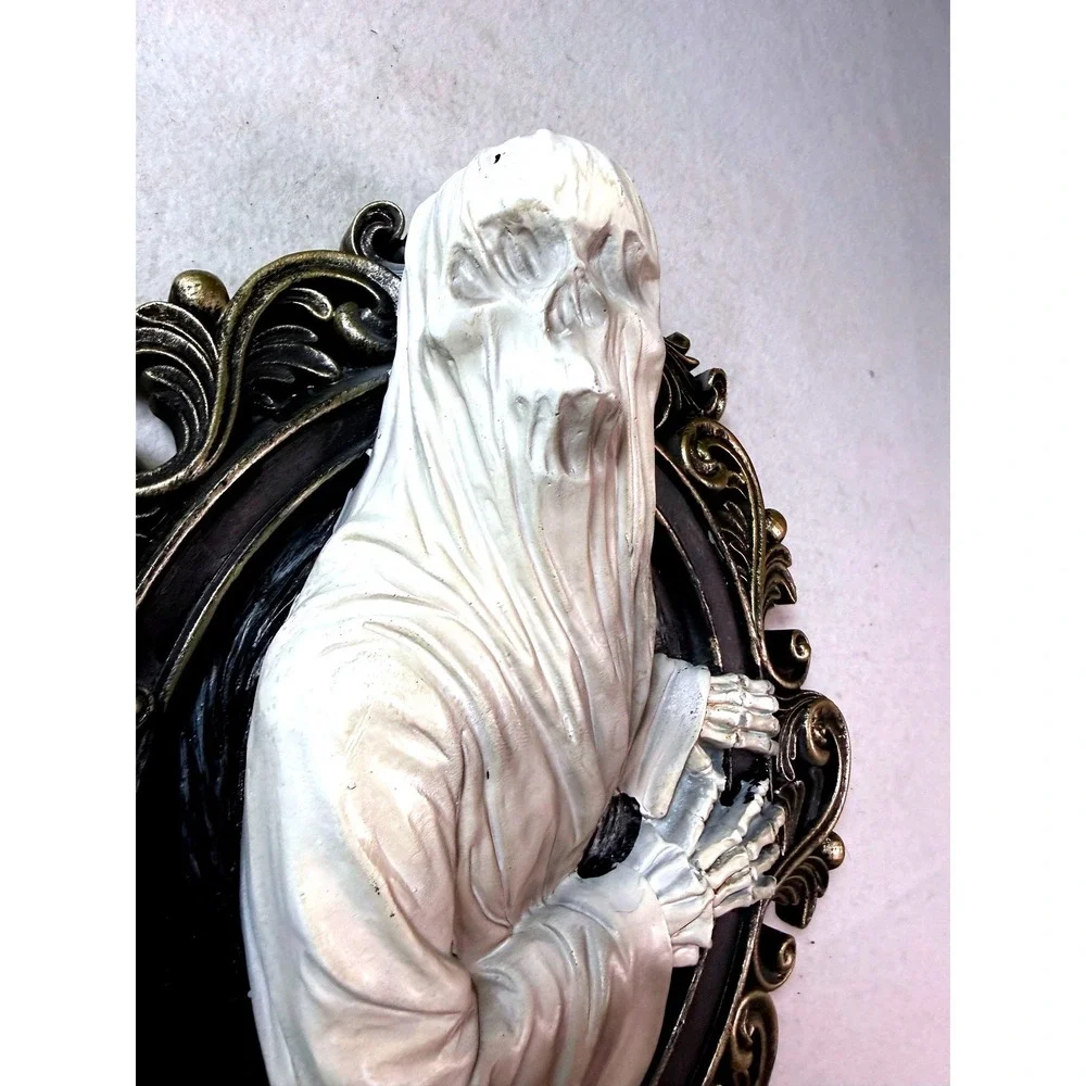 Spooky 3D Ghost Portrait Wall Decor Halloween Ornate Framed Gothic Horror